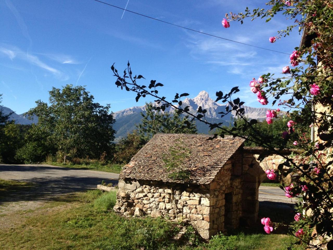 Au Fil Des Saisons Bed & Breakfast Les Cotes de Corps Eksteriør bilde